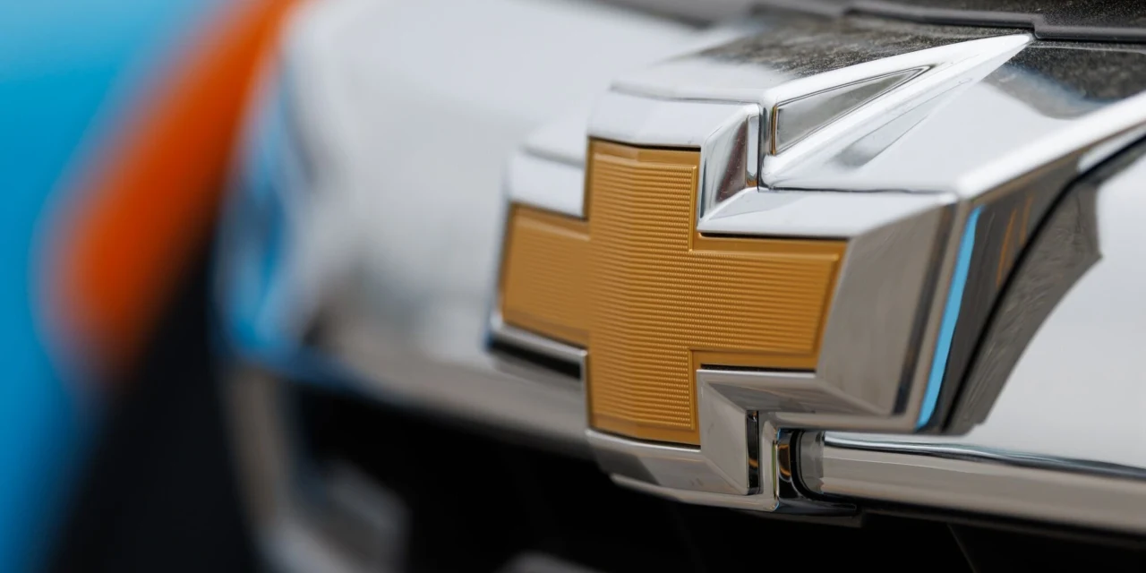 GM, Toyota Hint at Tough Year Ahead for U.S. Auto Sales