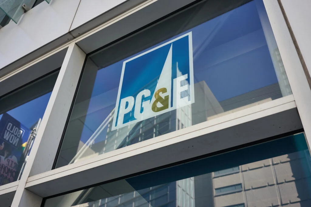 How To Earn $500 A Month From PG&amp;E Stock Ahead Of Q4 Earnings