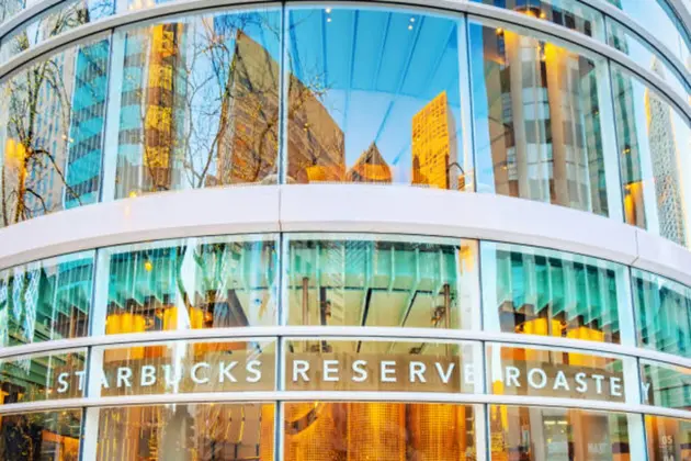 Starbucks worker's union stages 'Downtown Throwdown' in Chicago