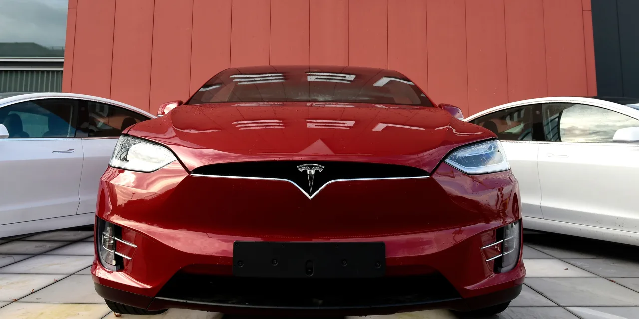 How Tesla can leave ‘obsolete’ rivals in the dust, according to this analyst