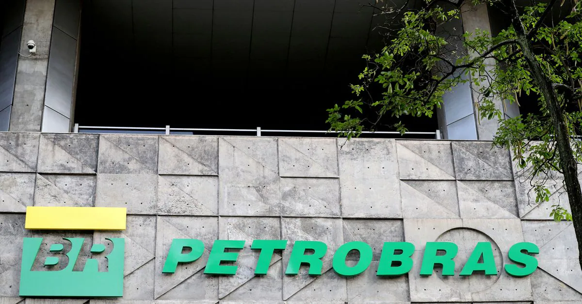 Petrobras CEO aims to stay until April, sources say, auguring messy transition - Reuters