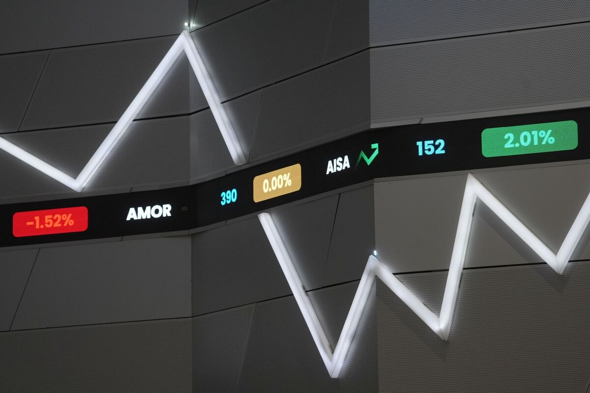 Investors Aren’t Giving Up on Emerging Markets Yet, BofA Says