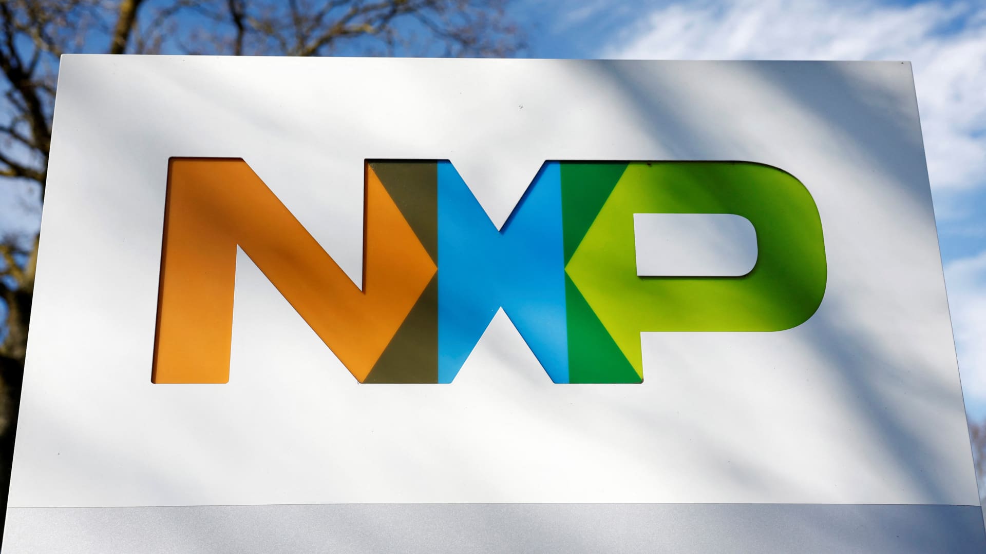 NXP Semiconductors soars 26%, paces for its best day ever after earnings beat