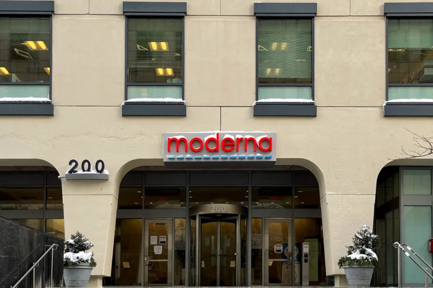 Moderna Remains Confident Despite Political Concerns Over Vaccine Safety and HHS Nomination