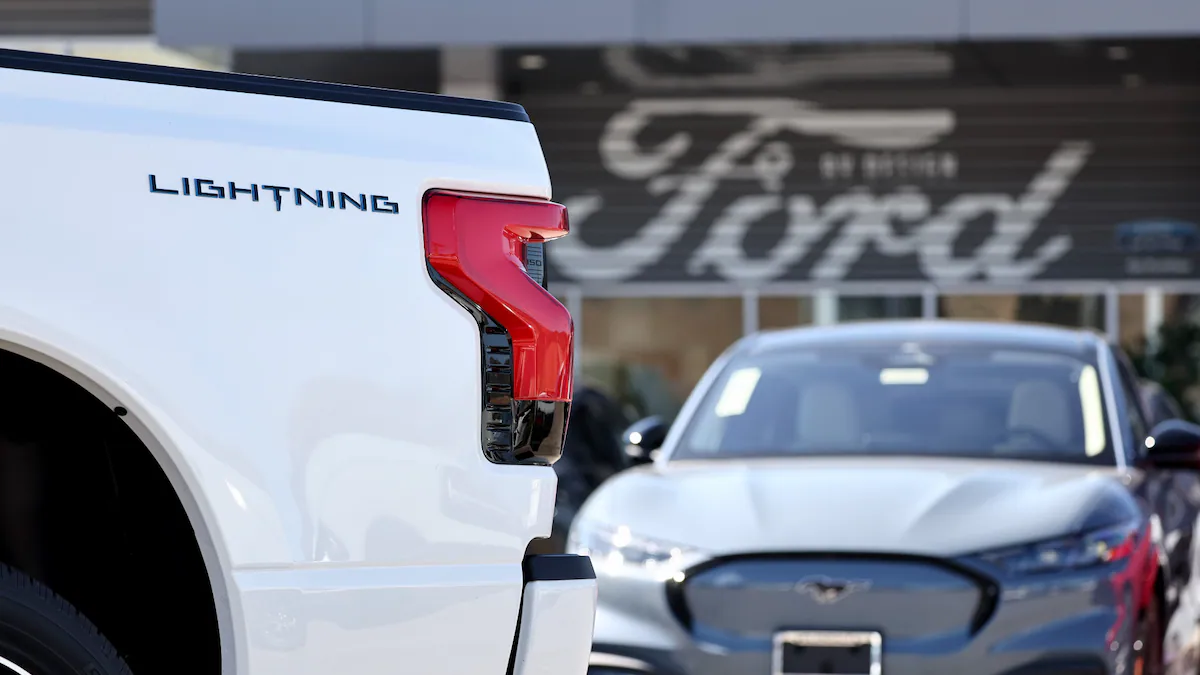 Ford Teams With Amazon to Put Preowned Cars a Click Away