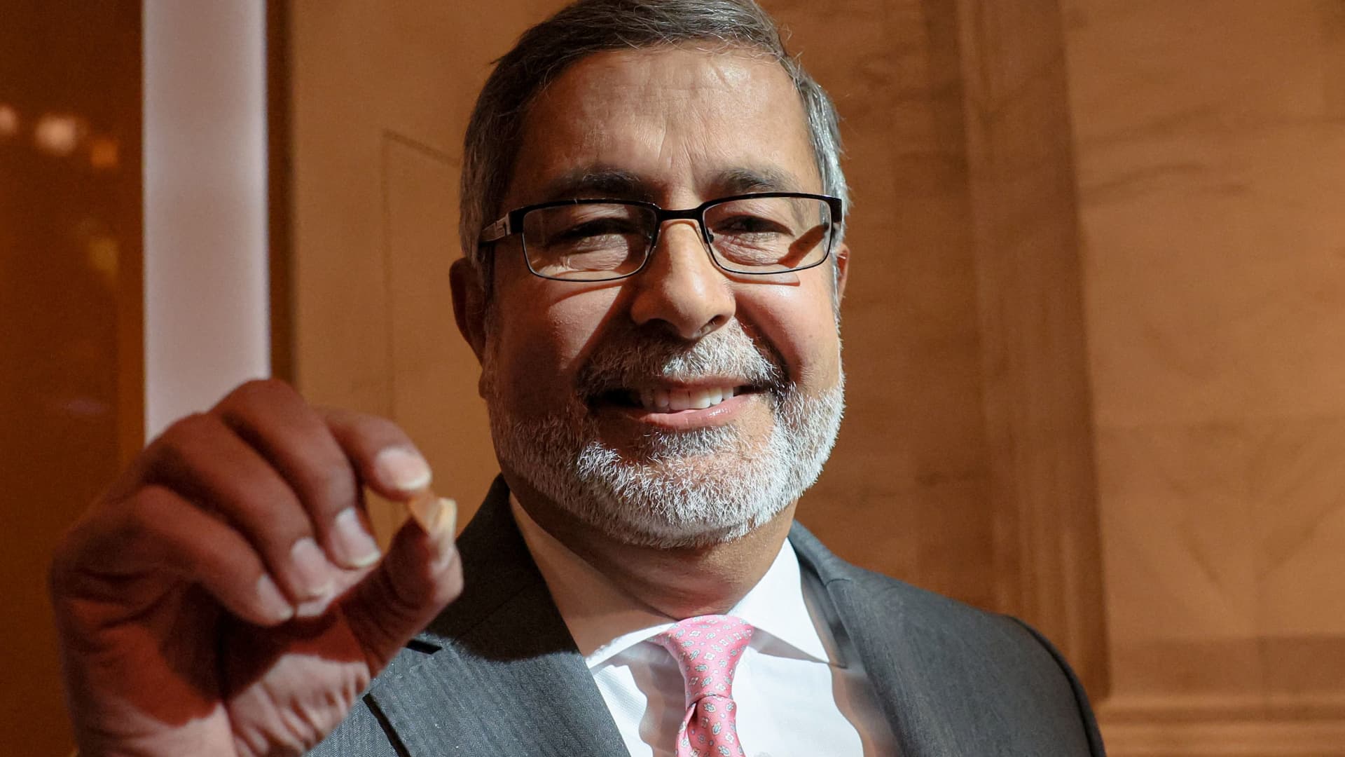 Micron rides memory price spike into earnings with stock up 62%, drubbing its tech peers