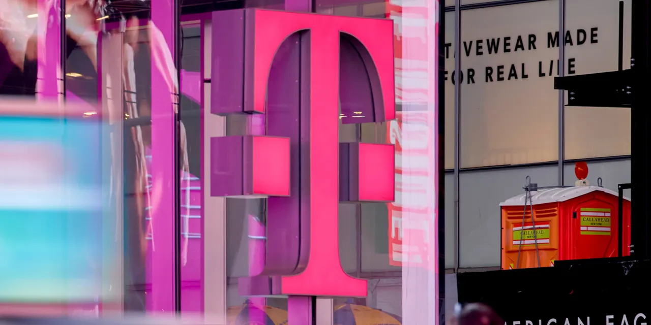 T-Mobile Will Survive Threat from SpaceX’s Starlink and Is Best Bet in Wireless