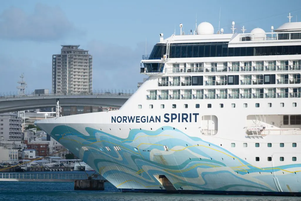 Norwegian Cruise Line jumps after the WSJ reports that activist Elliott has built a 10%+ stake in the company