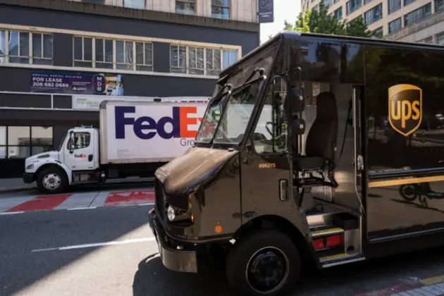 UPS, FedEx earnings in focus as EPS estimates weaken, shares lag