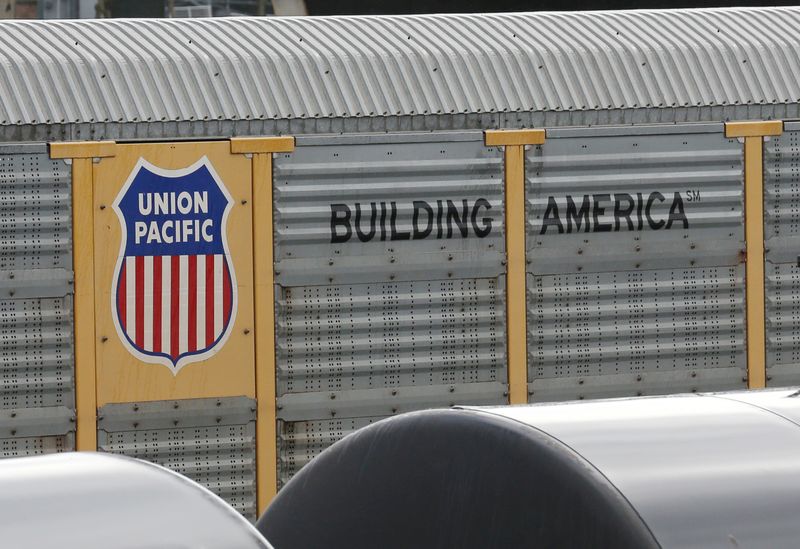 Union Pacific's quarterly profit rises 7%