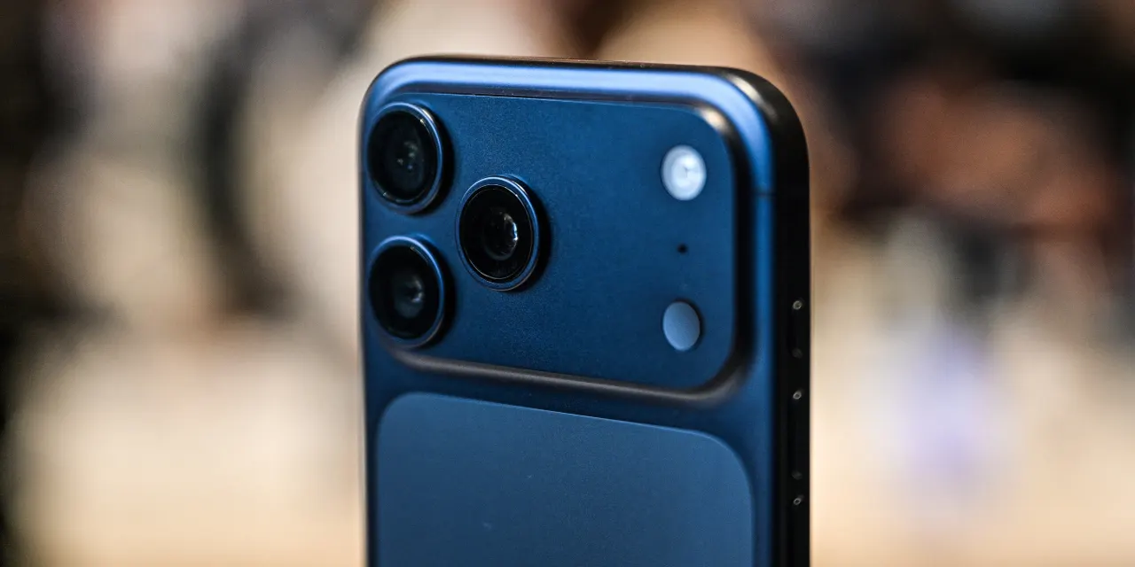 Why Apple’s stock is beating the market even as tech stocks sell off