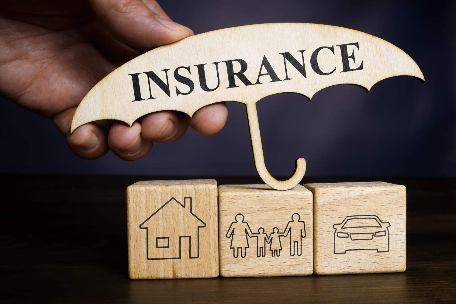 Higher Rates Are a Gift to These 3 Insurance Dividend Stocks