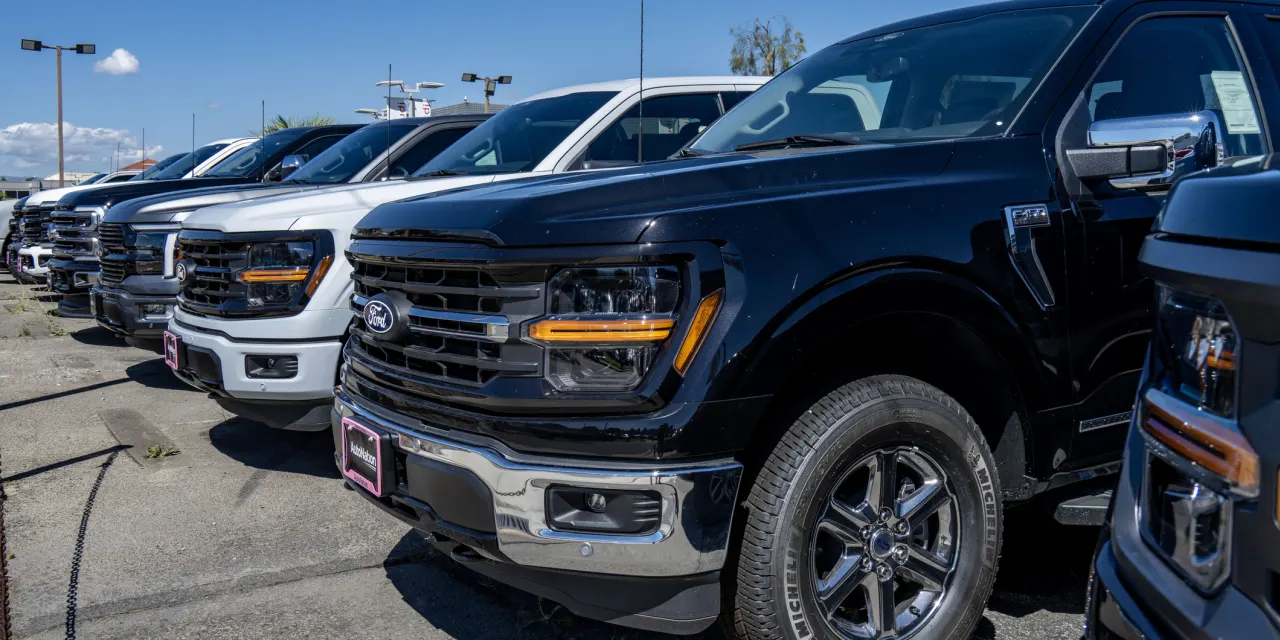 Ford and GM are doing well. Here are two risks that could change that.