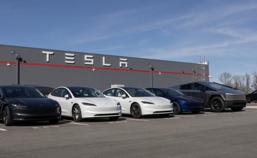 Weekend Round-Up: Tesla's FSD In China, GM and Ford's Regulatory Woes and More