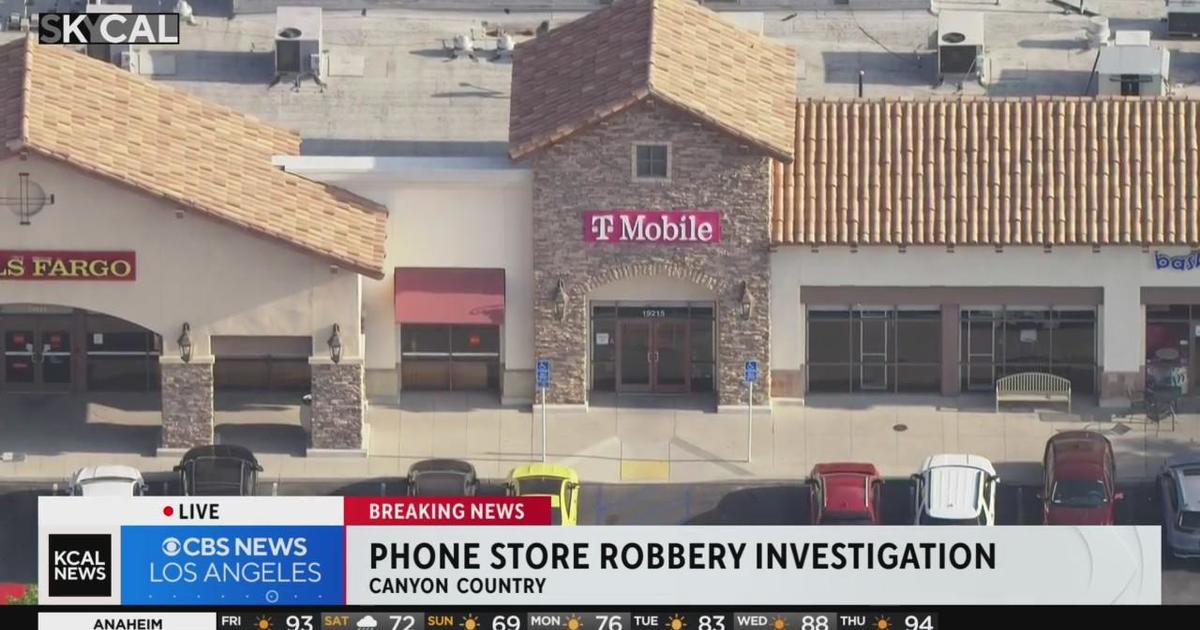 Thieves steal $6k worth of goods from Santa Clarita T-Mobile - CBS News