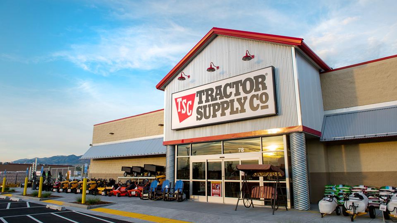 How Lowered Earnings Outlook At Tractor Supply Stock Has Changed Its Investment Story