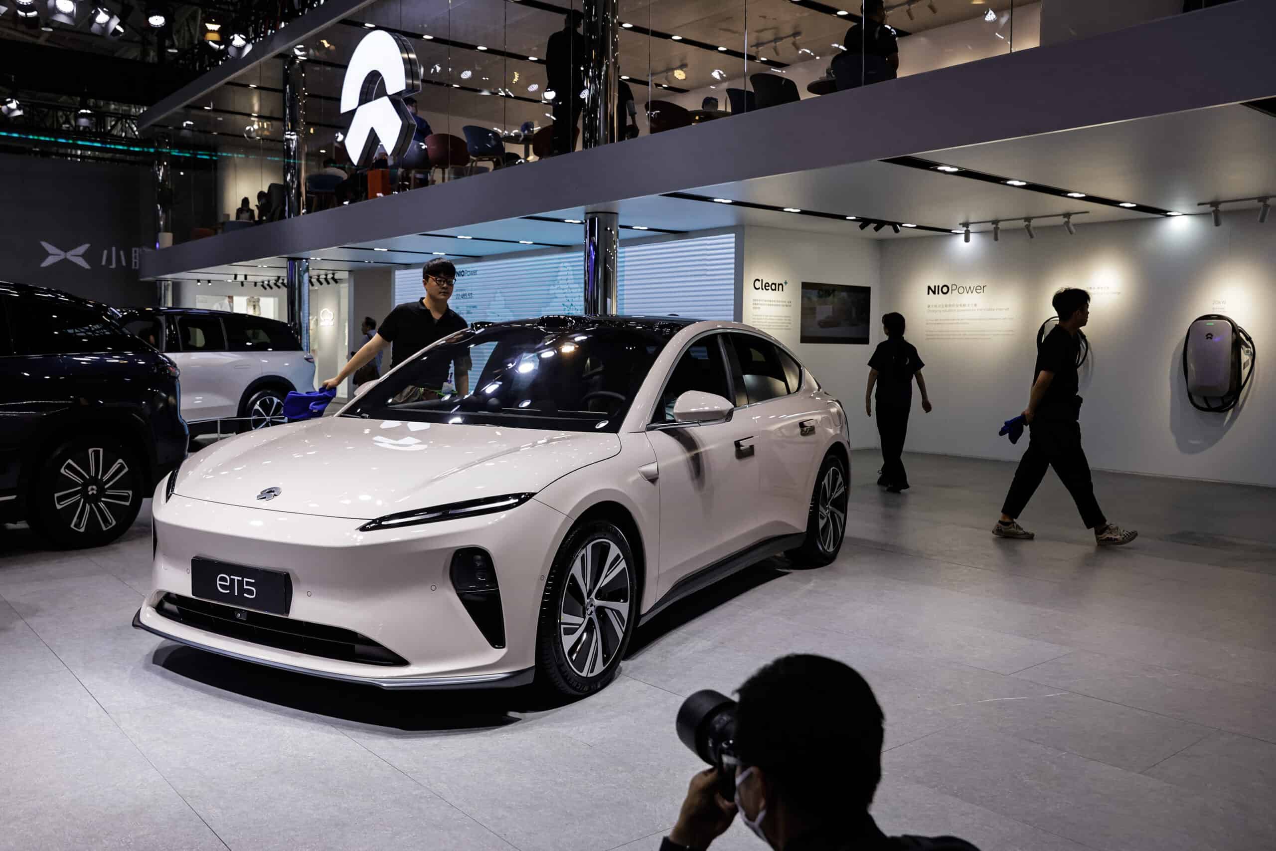 Nio Rises 5% While Tesla Stalls: The EV Rivalry Just Got a Lot More Interesting