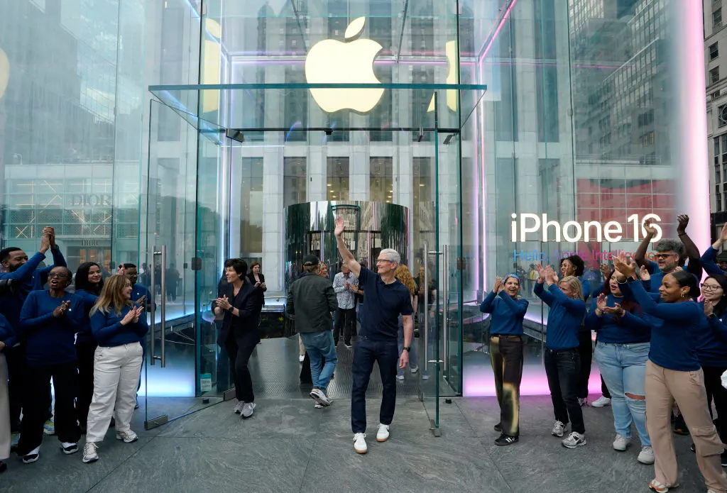 FT says Apple’s CEO could step down as soon as 2026, Bloomberg disagrees