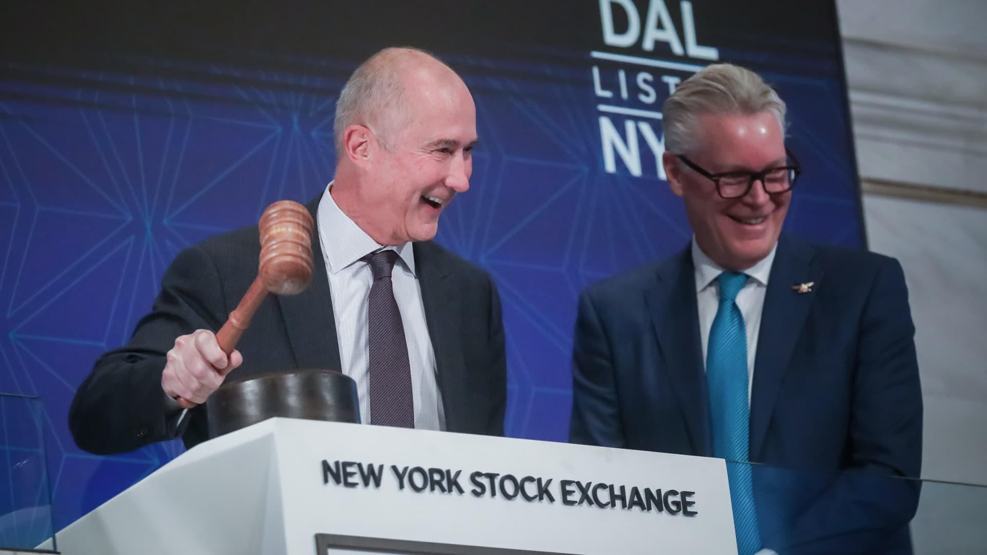 Delta president Glen Hauenstein, who helped turn airline into industry profit leader, to retire in February