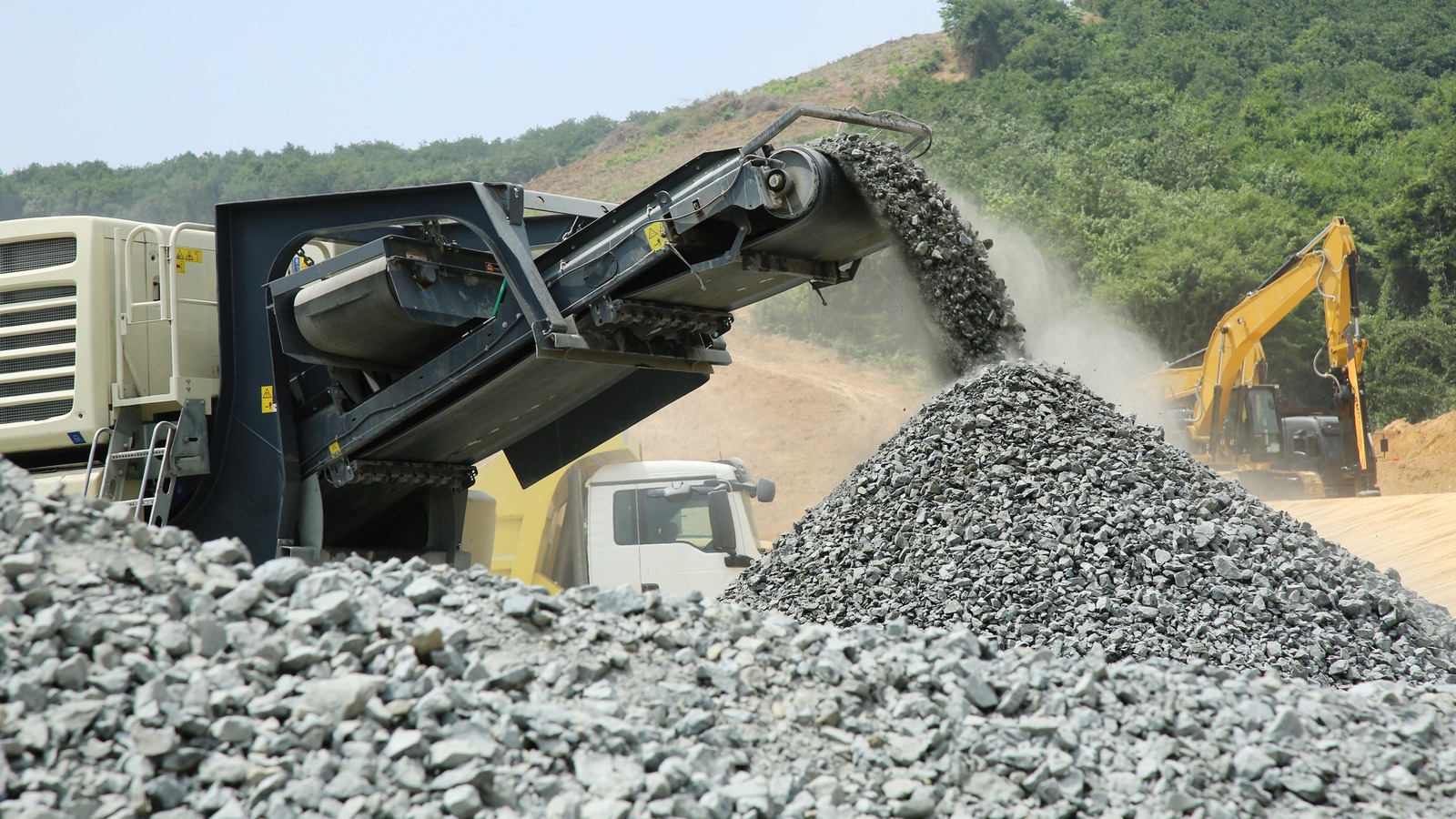 Vulcan Materials Stock Trades Above Fair Value After Legal Win