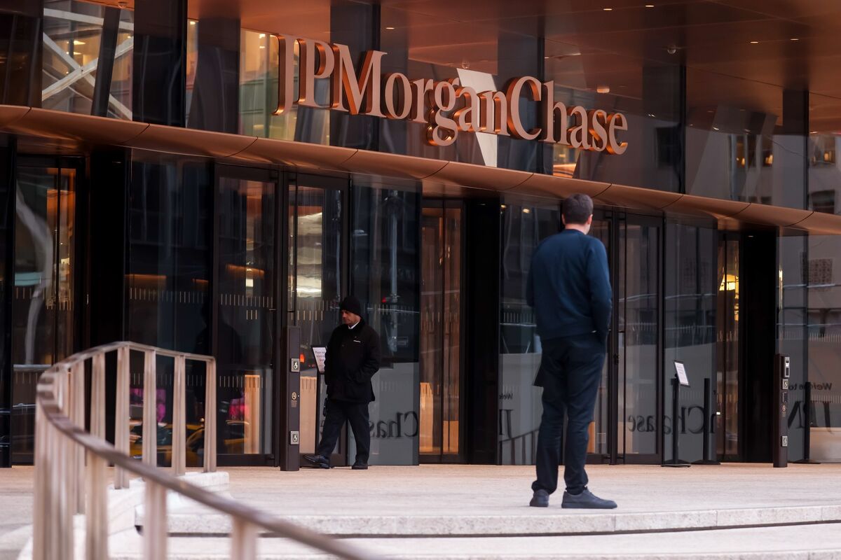 JPMorgan Lifts Cost Guidance With Traders Eying Another Big Haul