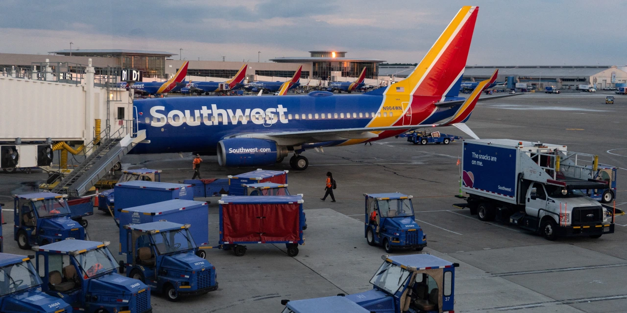 Southwest Cuts Full-Year Outlook as Fuel Expenses Weigh on Second-Quarter Profit