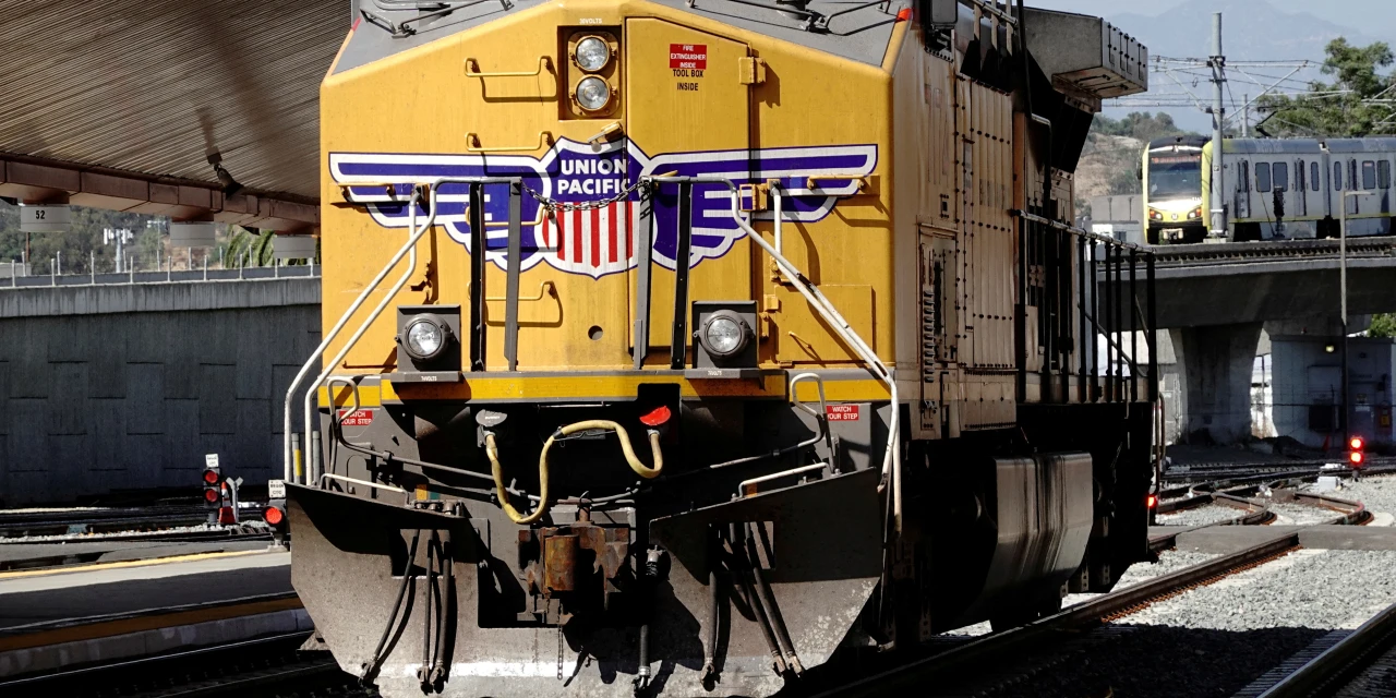Union Pacific Profit Rises Despite Revenue Falling on Lower Volumes