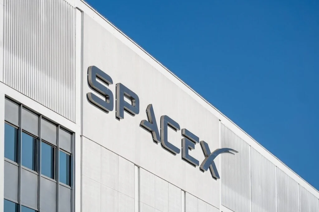SpaceX IPO: E*Trade Reportedly Leads Retail Push As Robinhood, SoFi Compete For Role