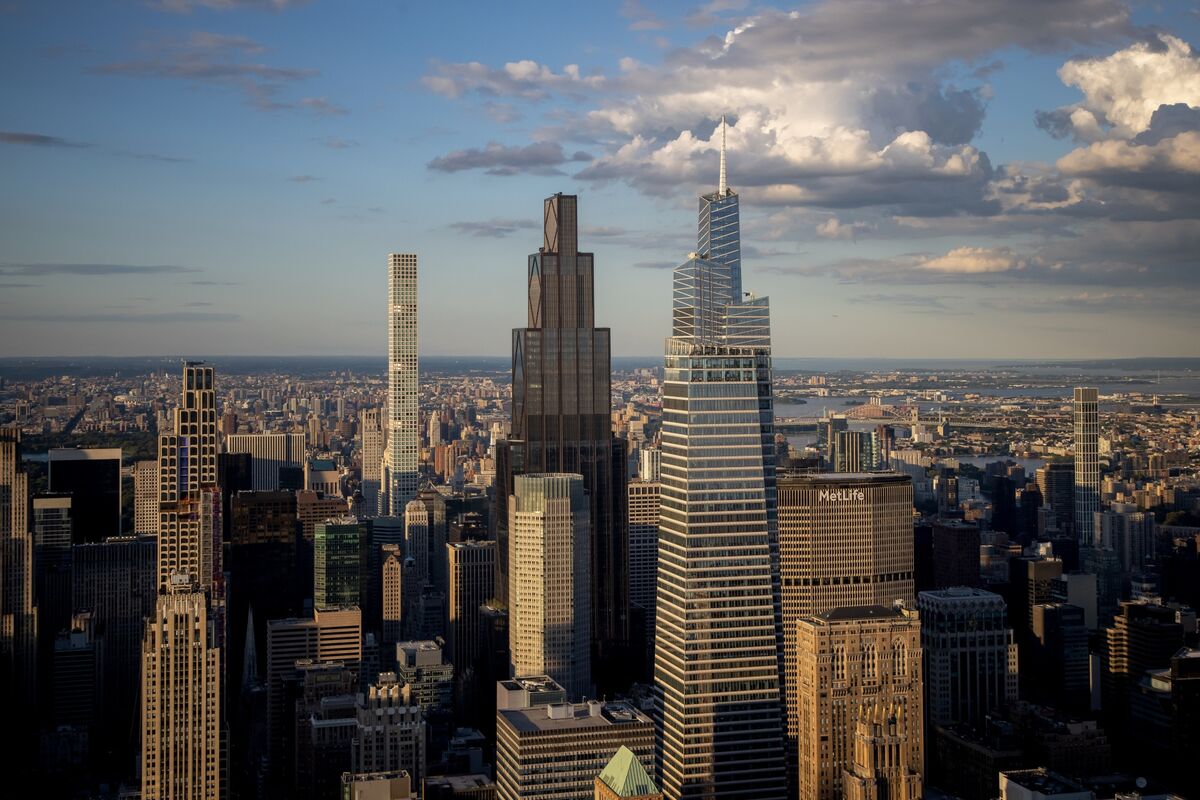 JPMorgan Trading Desk Says Buy the Dip in Stocks