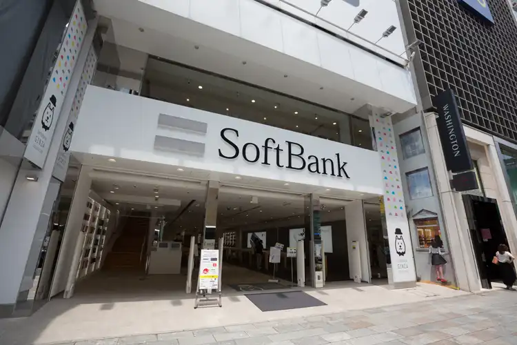 SoftBank in discussions to acquire British chip company Graphcore - report