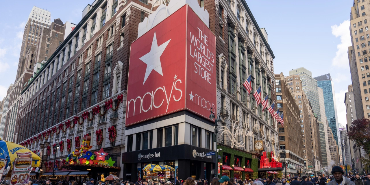 Macy’s Lifts Outlook as Turnaround Continues Taking Hold