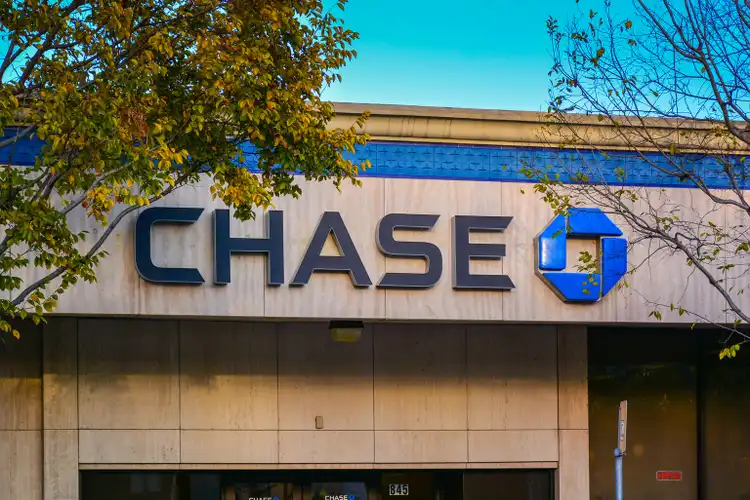 JPMorgan Chase credit card net charge-off rate rises in October