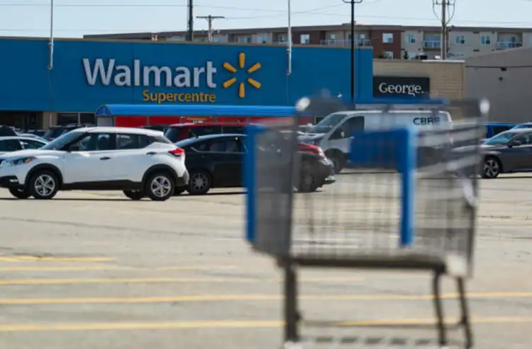 Walmart extending 10% employee  discount to grocery - report
