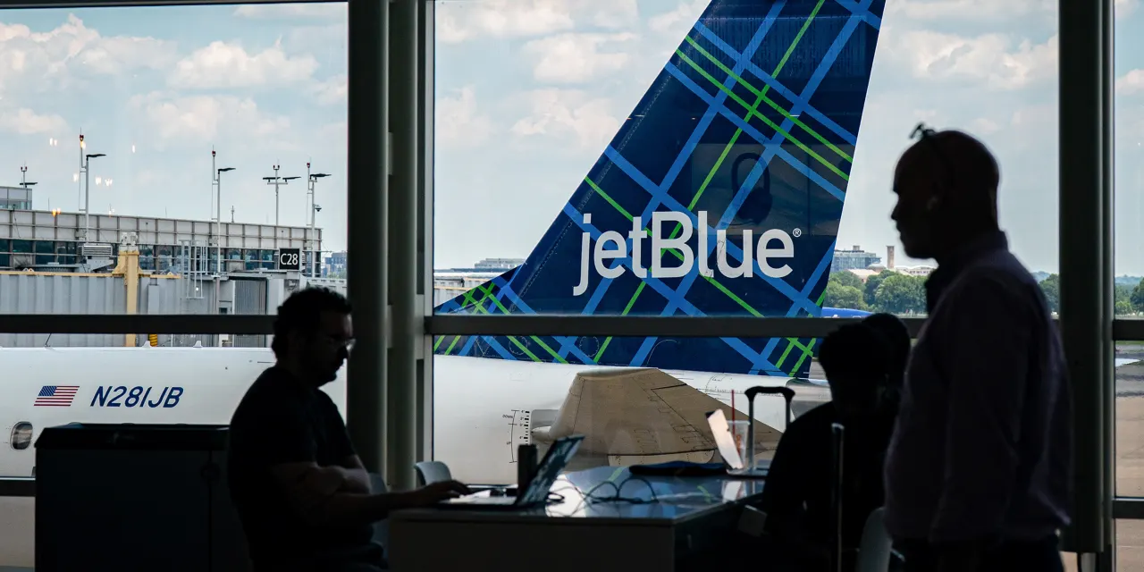 Airlines Stocks Hit Turbulence. Sticker Shock Is Hitting Home.