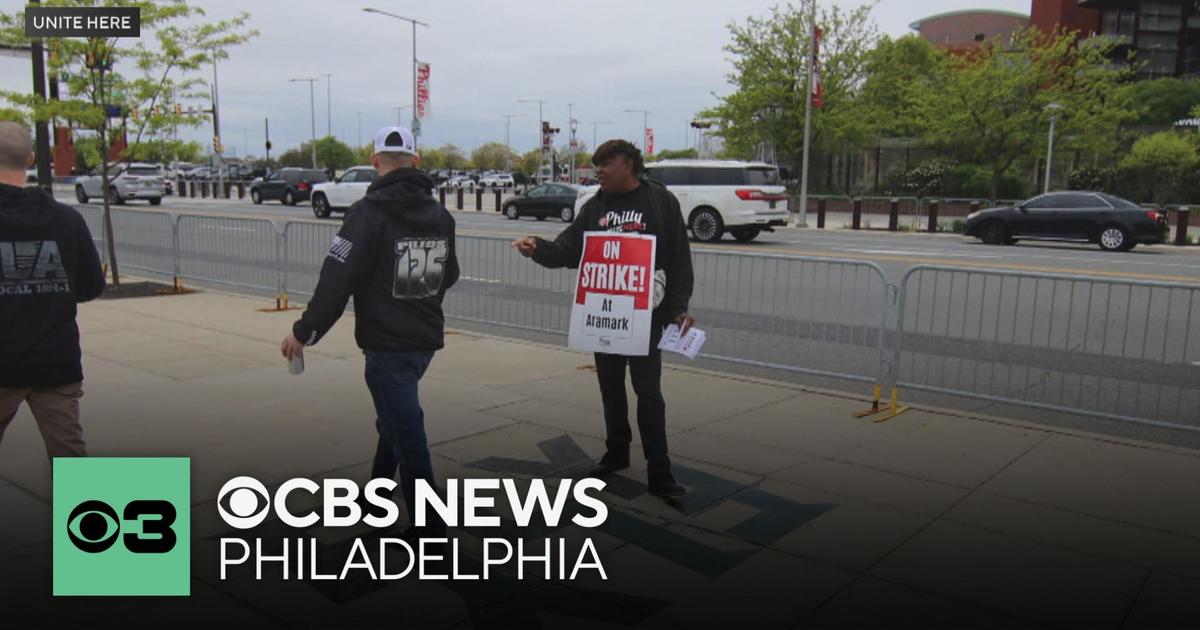 Aramark workers back on strike at Lincoln Financial Field in Philadelphia during Supercross - CBS News