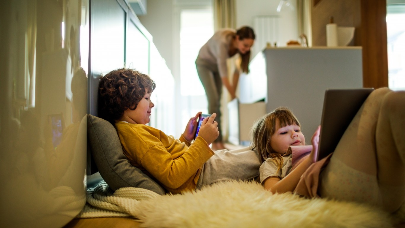 Roblox Revenue Misses Estimates By $340M Despite 70% User Growth and Strong Bookings