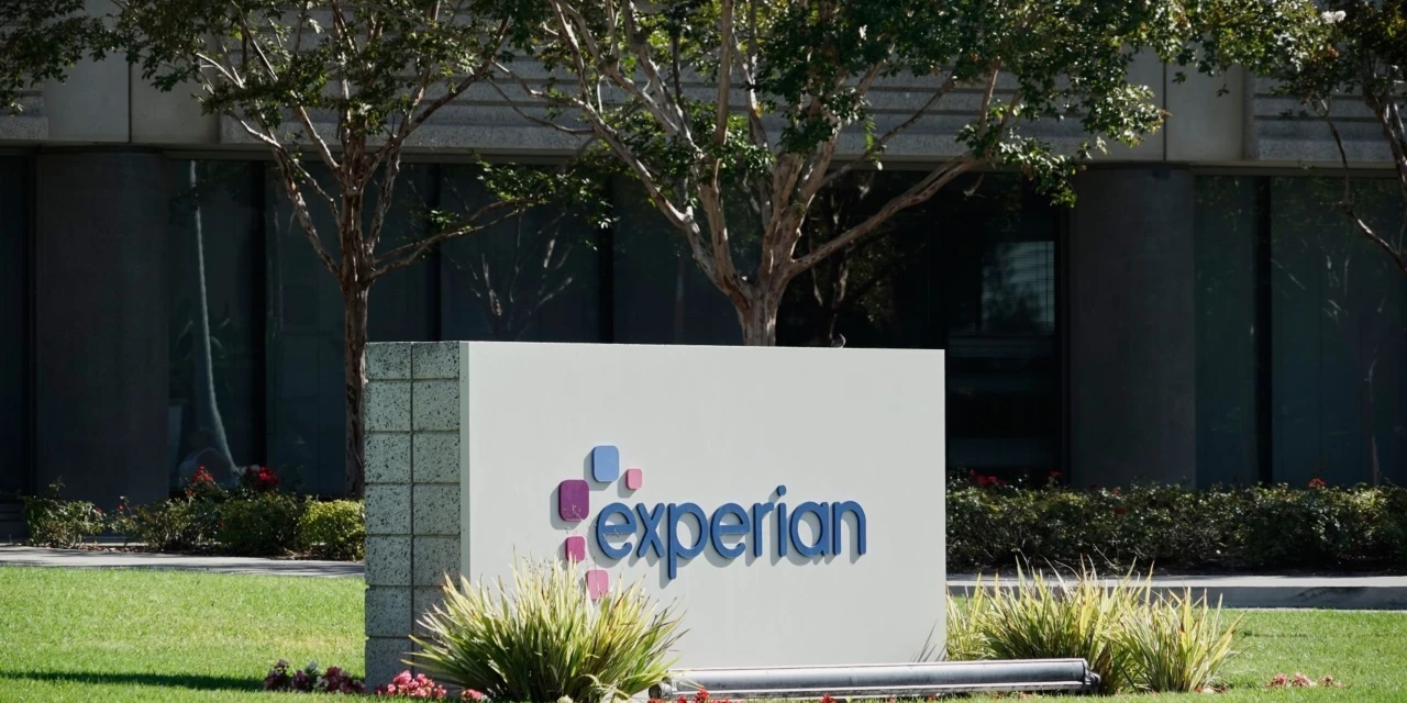 Experian Shares Slip After Outlook Disappoints