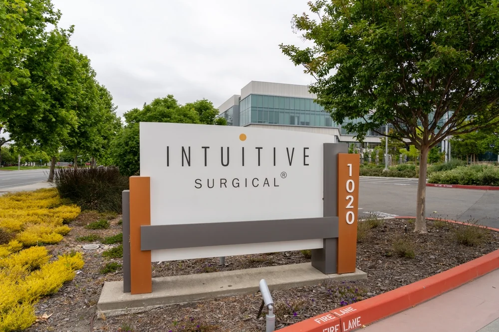 Analysts Remain Bullish On Intuitive Surgical Despite Macro Uncertainty