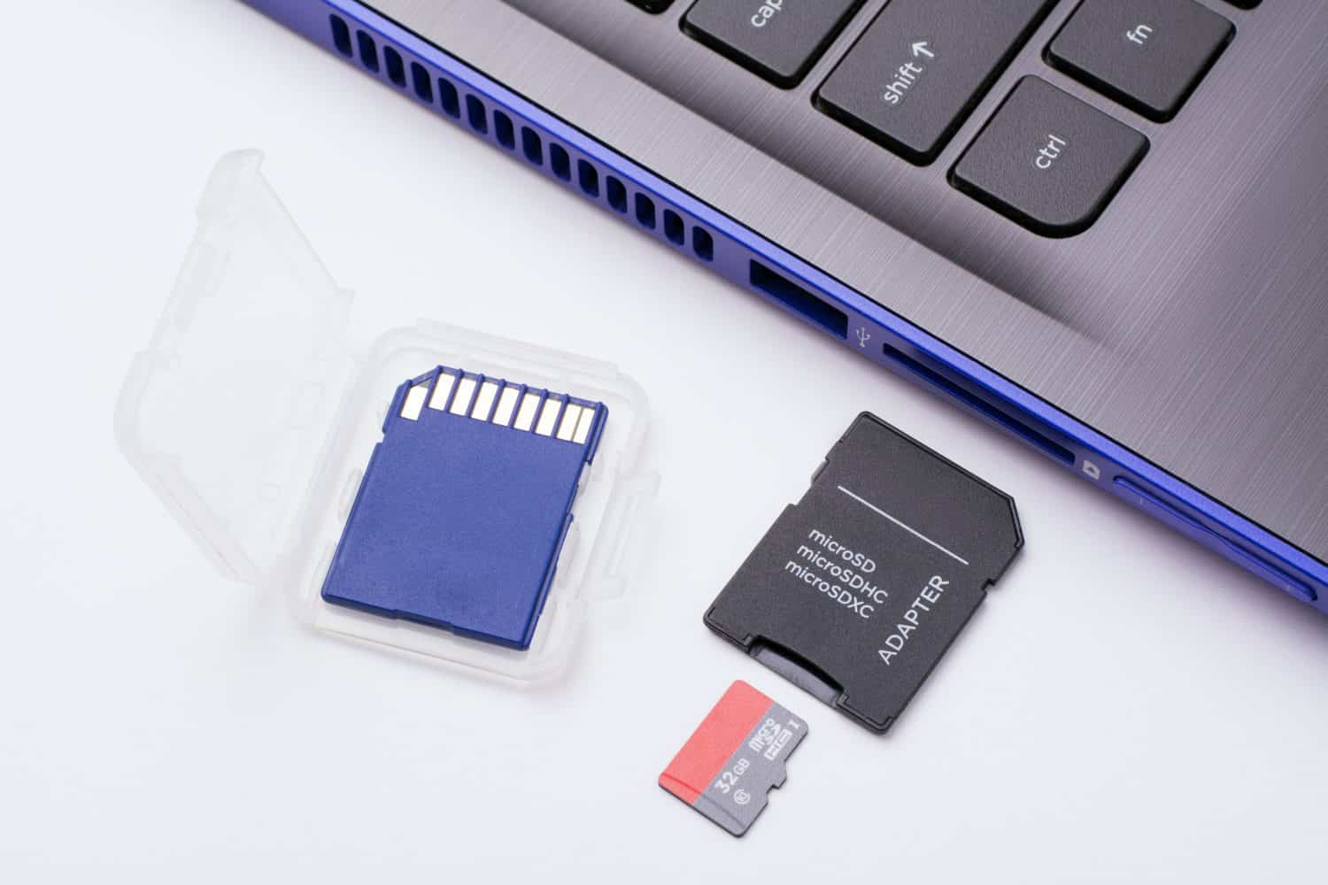 Micron Falls 5% as China's CXMT Targets Server Memory; SanDisk Drops 4%