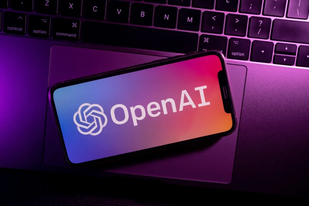 Qualcomm CEO Says OpenAI, Meta Are Working On AI Wearables That Could Replace Smartphones