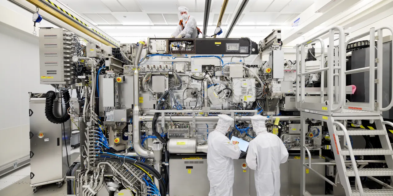 ASML Stock Rises Ahead of Earnings with Eyes on Potential Sales Boost