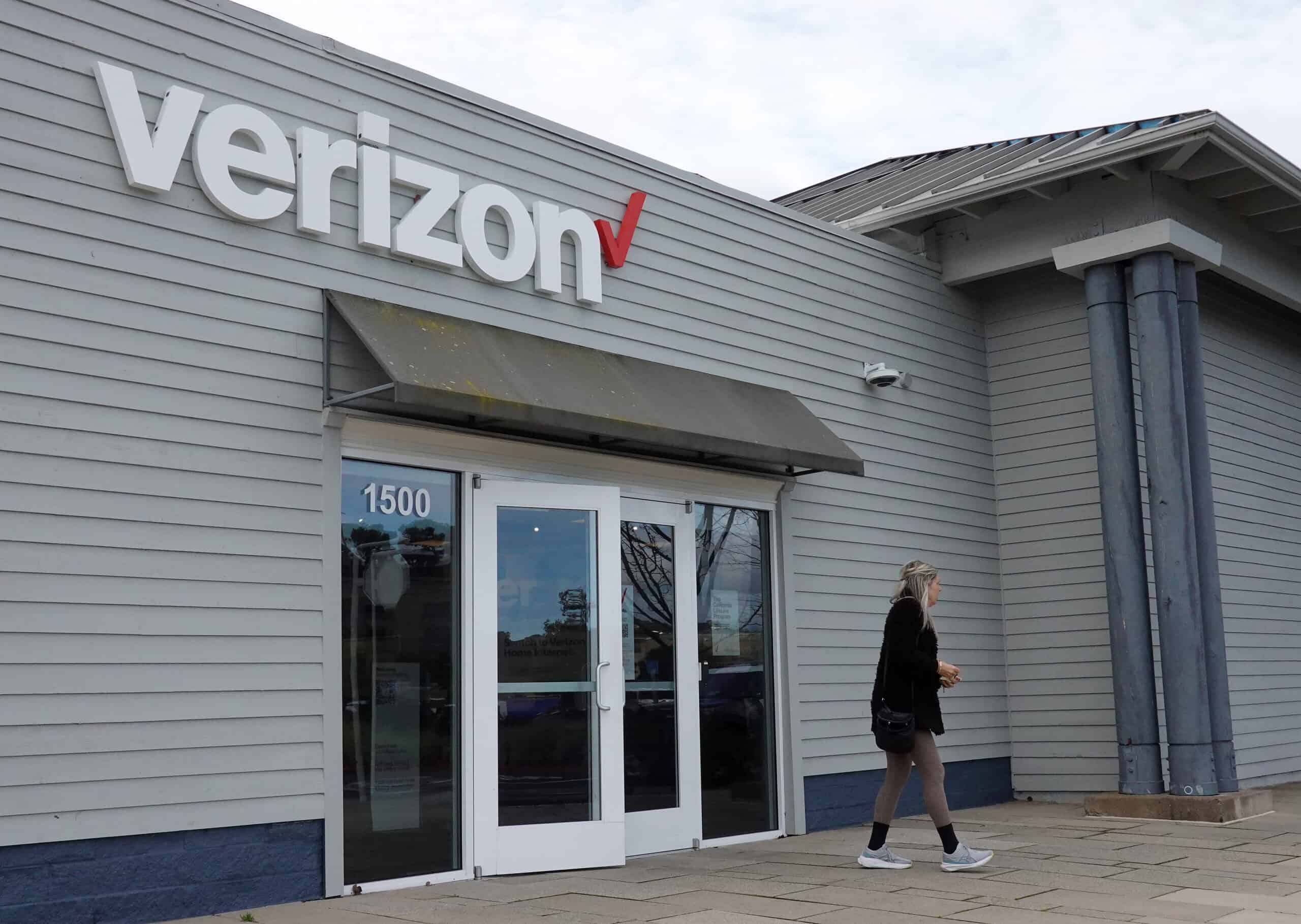 Wall Street Tells Scared Investors To Buy Verizon Stock