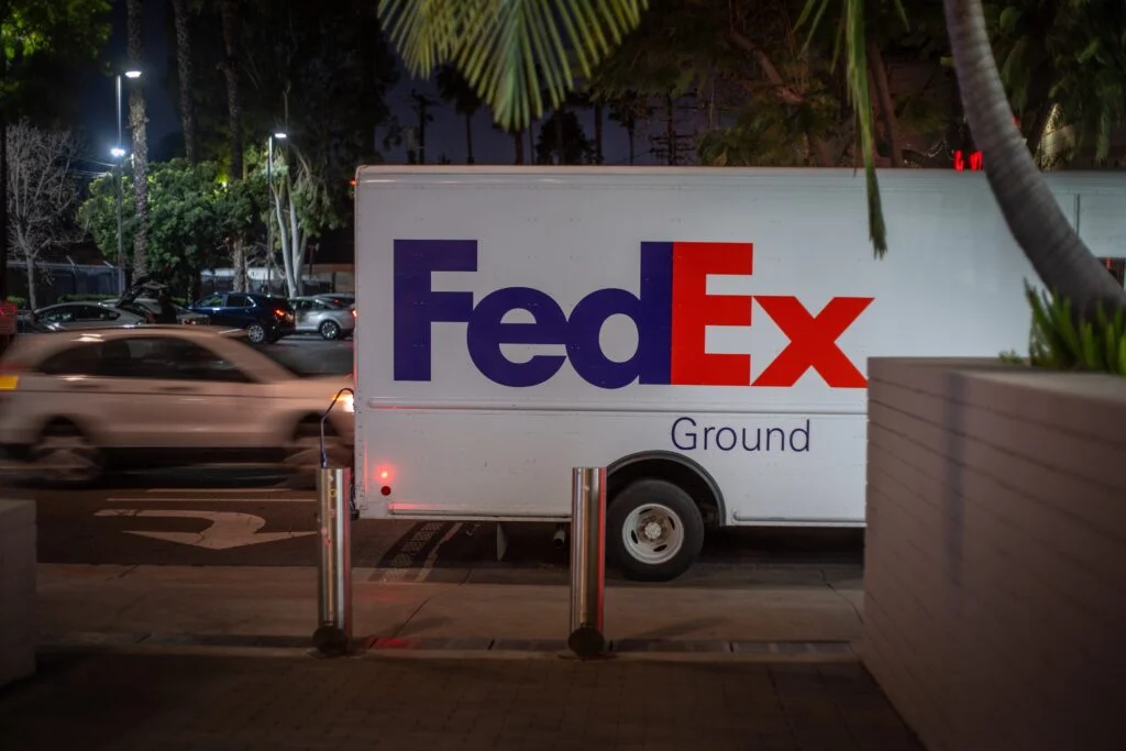 FedEx Risks Mount As Tariff Pressure Remains: Analyst Warns Of Increased Reporting Complexity