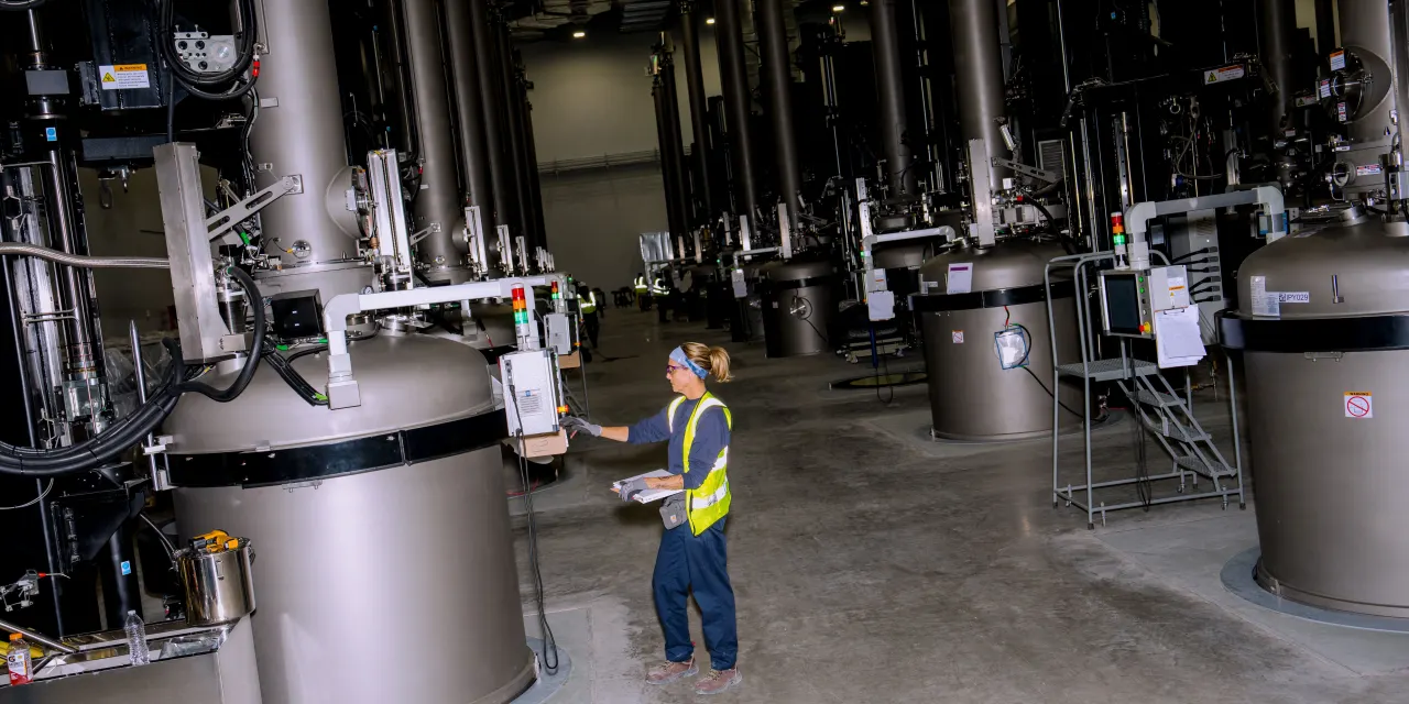 Inside Corning’s Bold Bid to Revive the U.S. Solar Industry