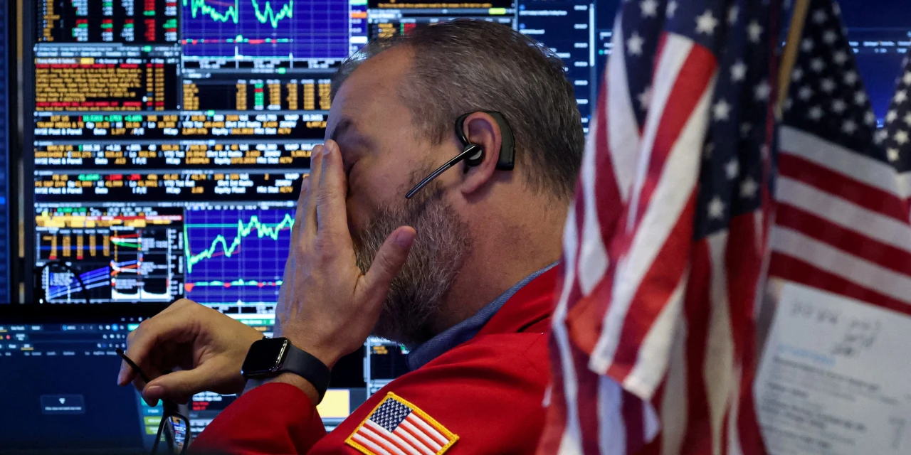 Global Markets Mixed After Tech Selloff; Bitcoin Hits 16-Month Low