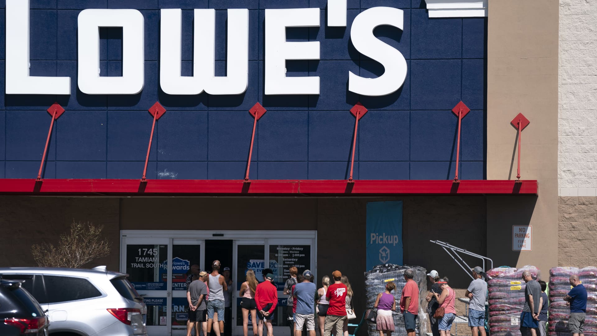 Lowe's beats Wall Street expectations against 'challenging' housing backdrop