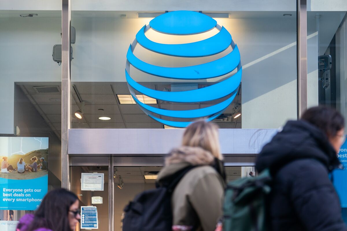 AT&T Beats Profit Estimates on Jump in Wireless Subscribers - Bloomberg