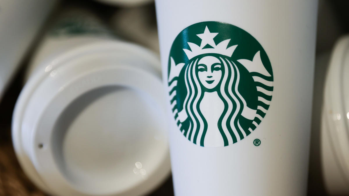 Starbucks stock sees worst post-earnings performance since 2000 - Yahoo Finance