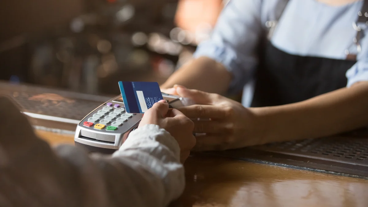 Card Network or Card Lender: Which Business Model Is the Better Long-Term Buy?