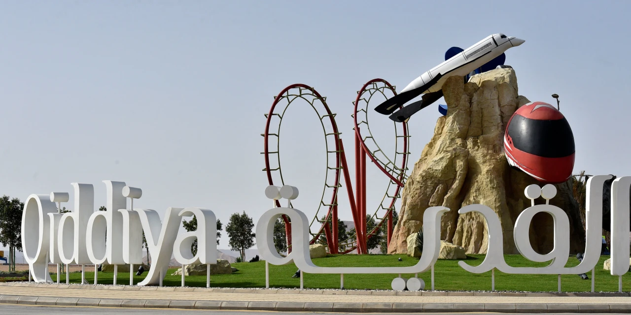 As Bombs Rain Down, U.S. Firms Press Ahead With Gulf Expansion